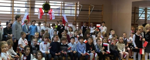Uroczystość z okazji 100-lecia odzyskania Niepodległości Polski w klasach I - III
